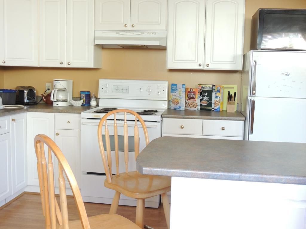 Historical Guest House Whitehorse Room photo