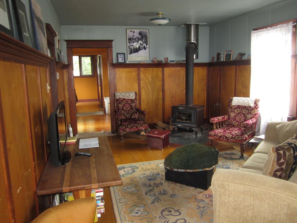 Historical Guest House Whitehorse Exterior photo